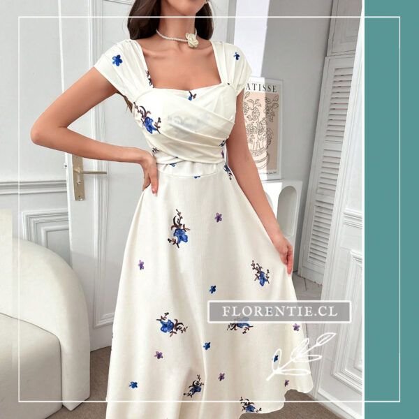 Vestido blanco con flores azules