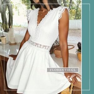 Vestido de encaje blanco boda civil Rosalía