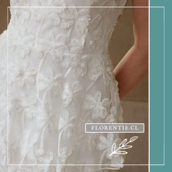 Detalle falda vestido encaje floral