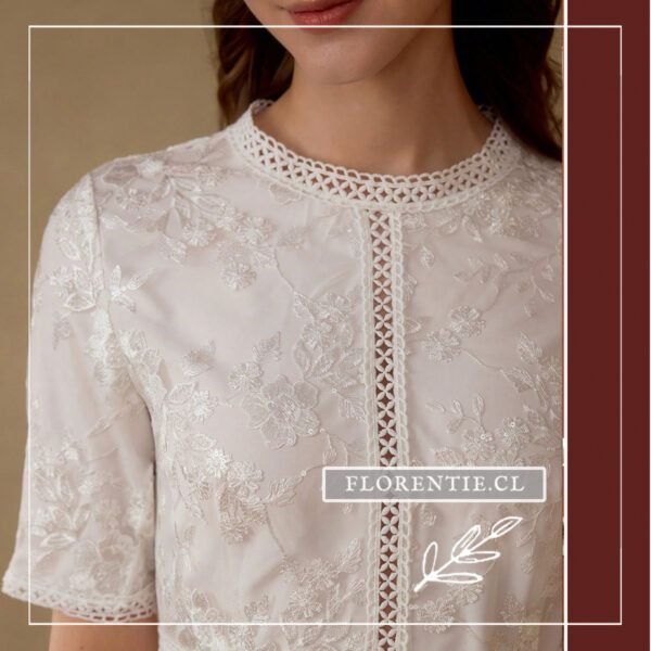 Detalle pecho vestido novia civil