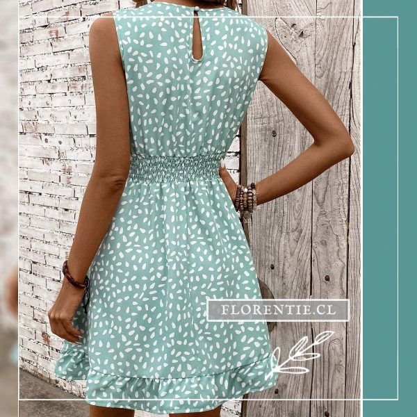 Espalda vestido verde agua corto
