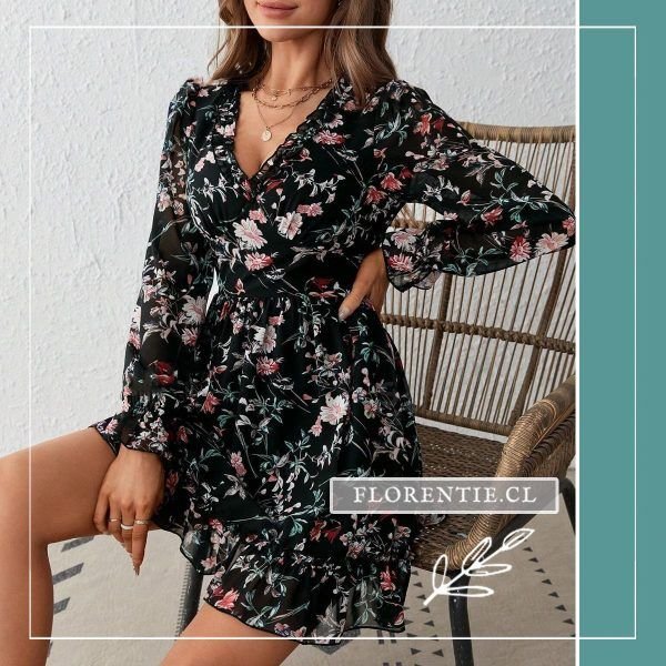 Vestido negro con flores corto