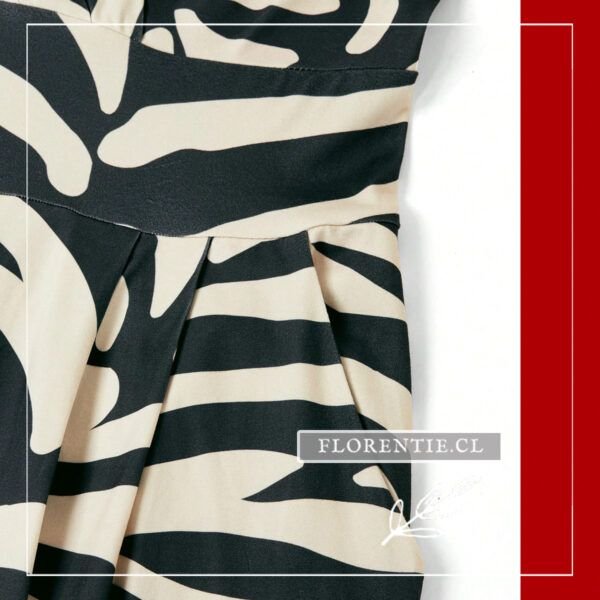 Detalle tela enterito animal print