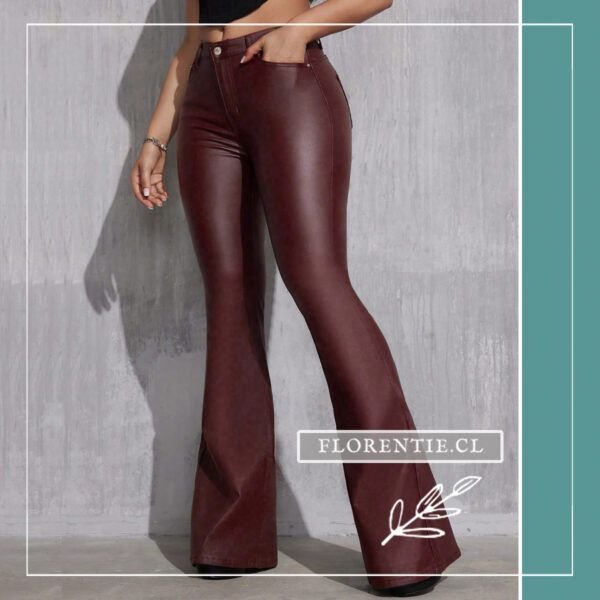 Pantalón ecocuero burdeos
