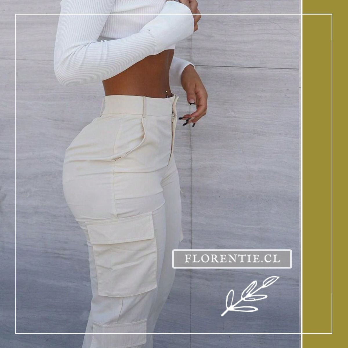 Vista lateral pantalón cargo crema mujer