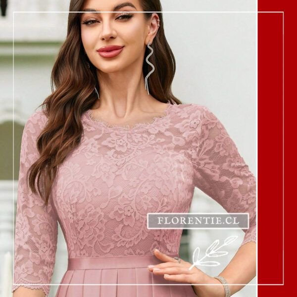 Detalle pecho vestido rosado dama de honor