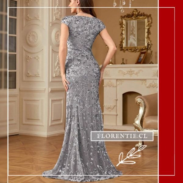 Espalda vestido plateado con flores