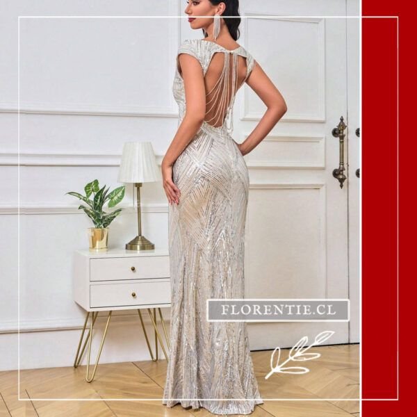 Espalda vestido plateado espalda abierta