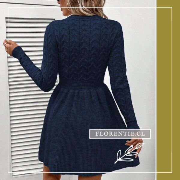 Espalda vestido suéter azul