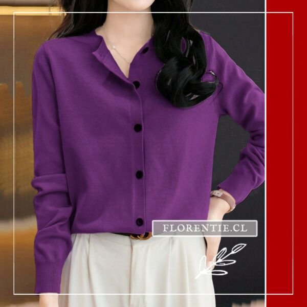 Cardigan color morado