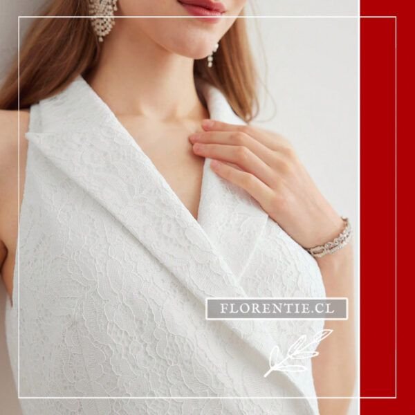 Detalle cuello jumpsuit blanco novia