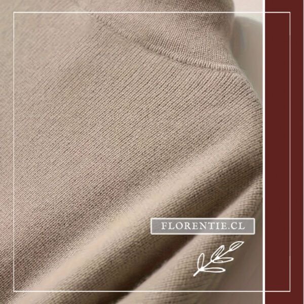 Detalle hombro cardigan cuello alto