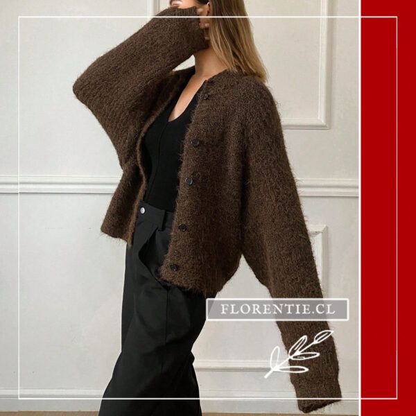 Vista perfil cardigan juvenil
