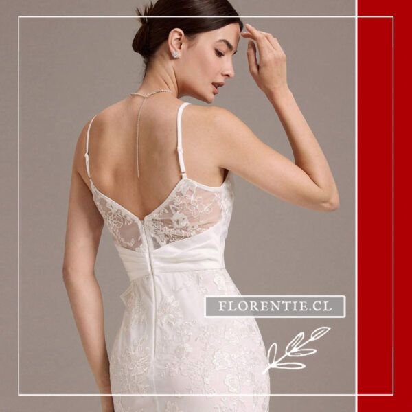 Detalle posterior body vestido boda civil corte sirena