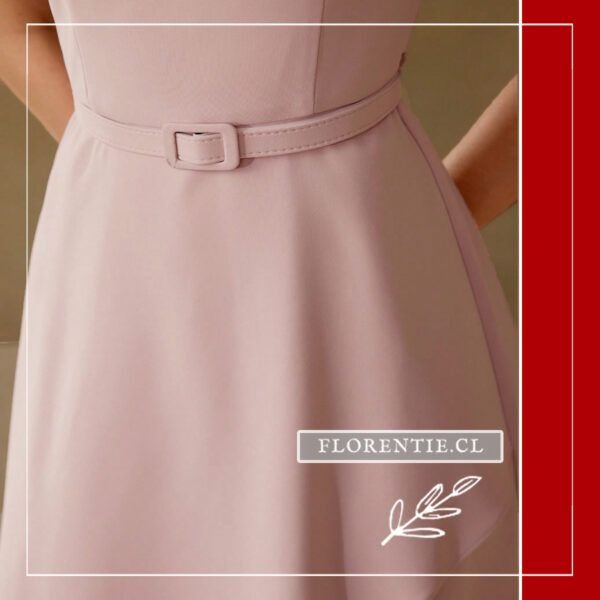 Detalle cintura vestido corto elegante