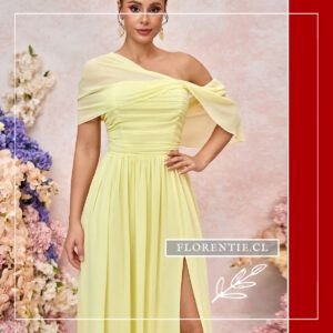 Vista frontal de la modelo luciendo el vestido amarillo pastel, destacando la elegancia del diseño asimétrico ideal para bodas de día.